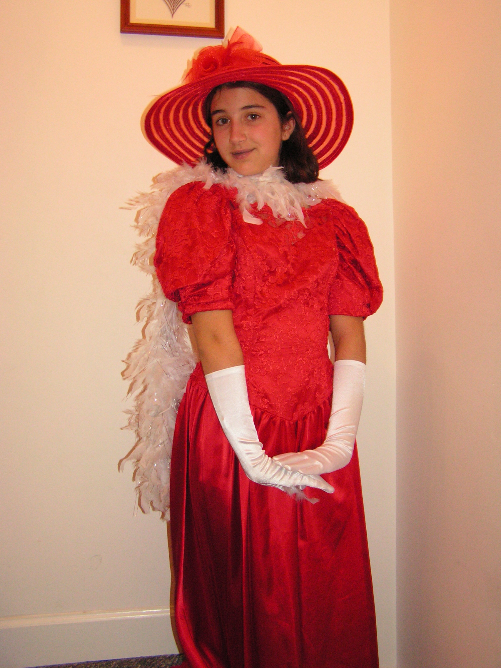./2005/Carina Red Dress/VSep Dress Up0004.JPG